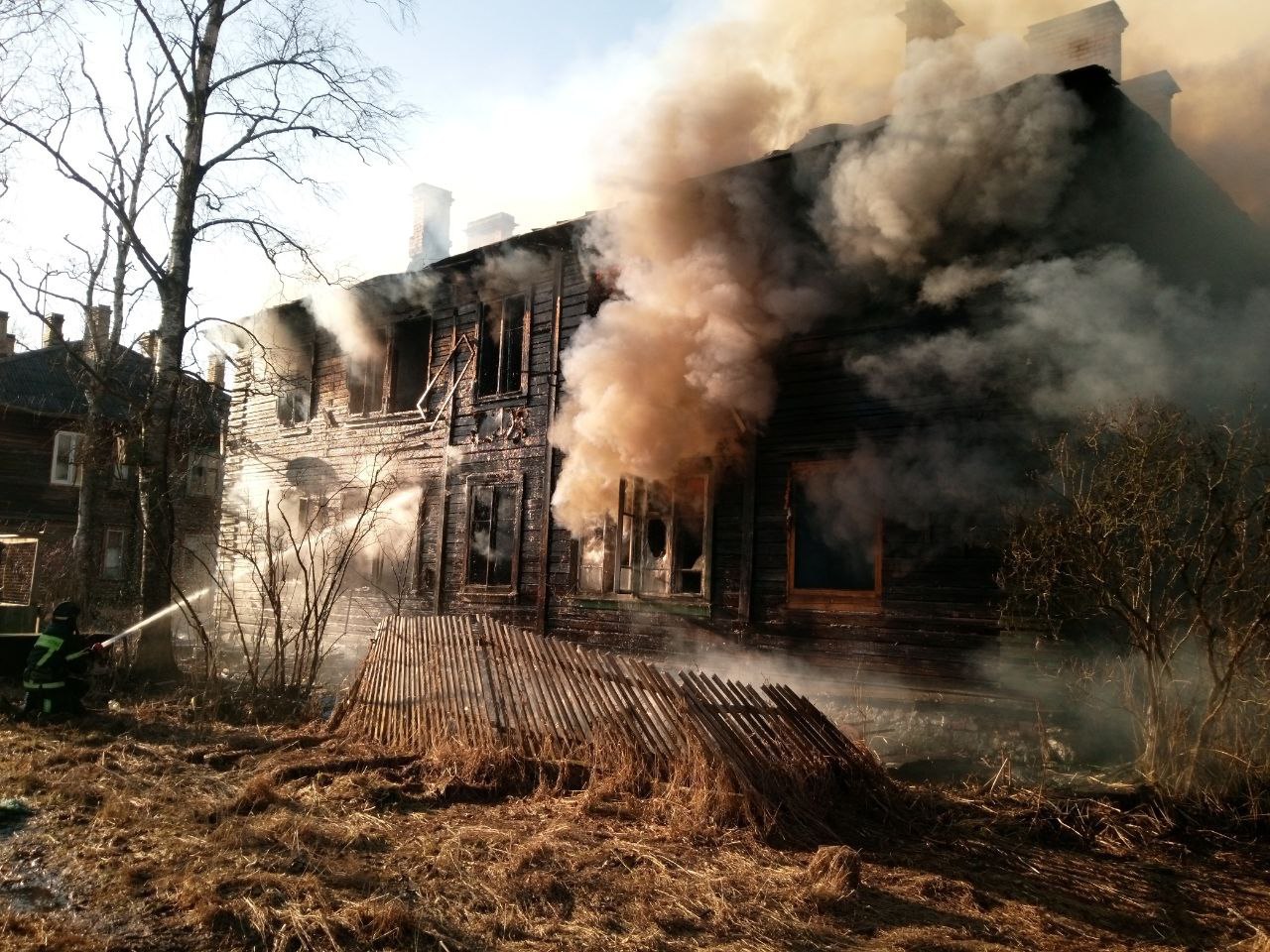 За прошедшую неделю подразделения территориального пожарно-спасательного гарнизона Ленинградской области реагировали на 98 оперативных событий: За прошедшую неделю подразделения территориального пожарно-спасательного гарнизона Ленинградской области реагировали на 98 оперативных событий: