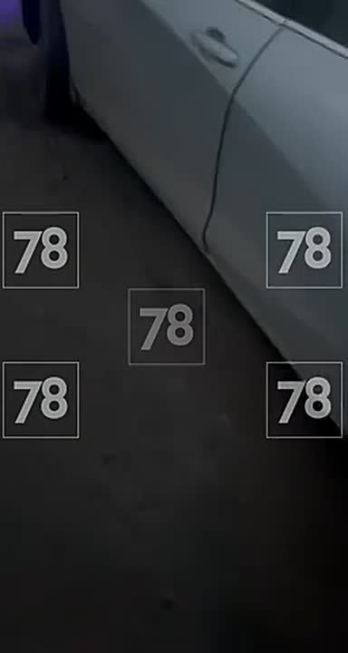 Из-за некачественных дорог на Гаражном проезде автомобиль угодил в яму