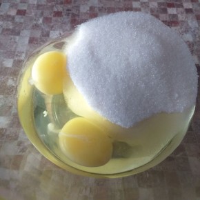 Вкусный пирог на ряженке с ягодами: быстро, просто и всегда удачно