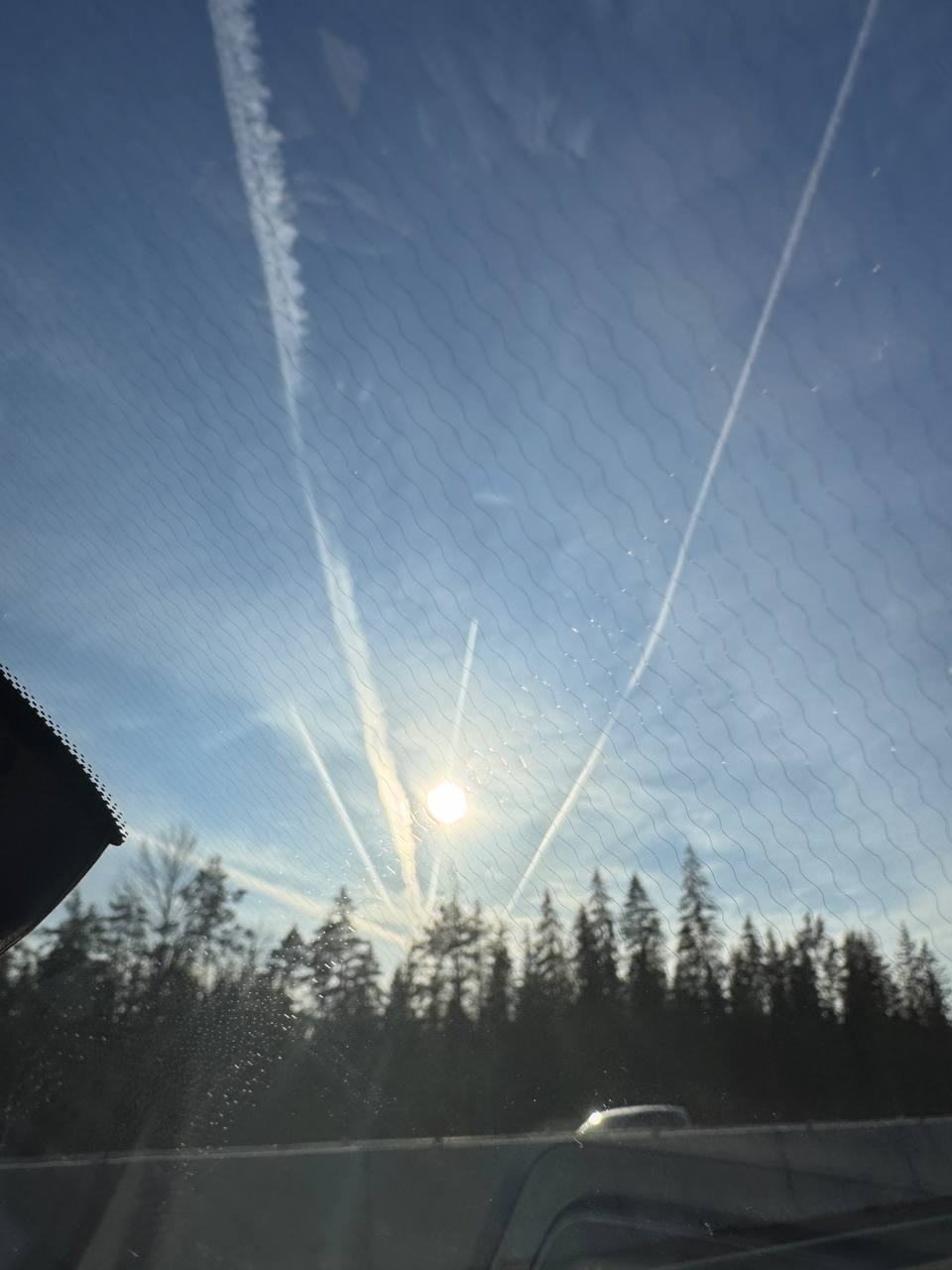 Истребителей в небе над Ленинградской областью уж очень много