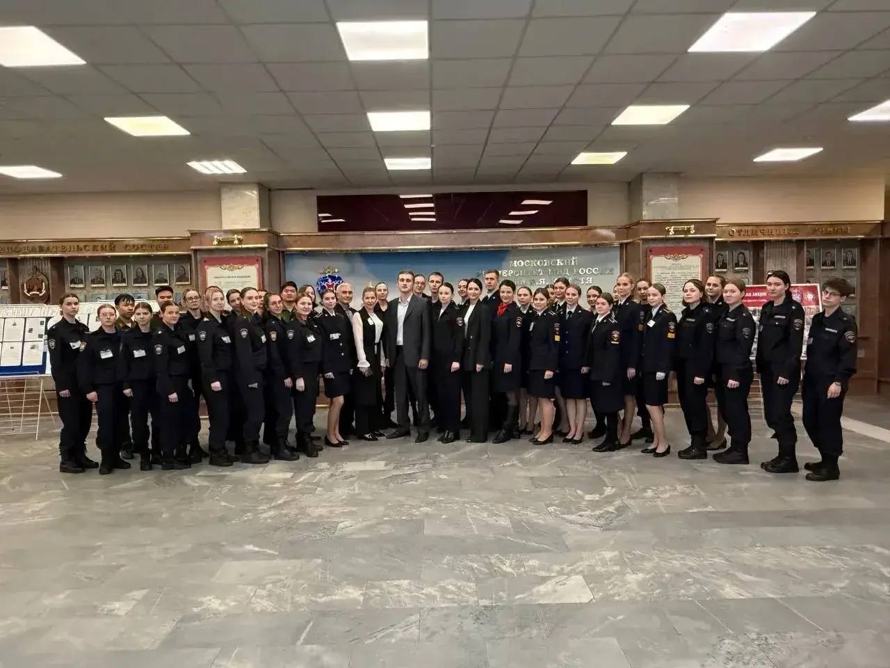 Транспортные полицейские ЛО МВД России на станции Москва-Ленинградская приняли участие в научно-практической конференции Транспортные полицейские ЛО МВД России на станции Москва-Ленинградская приняли участие в научно-практической конференции