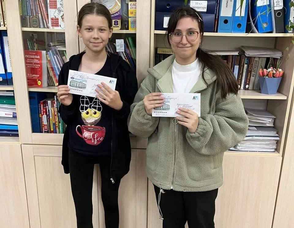 В Лужском гарнизоне школьники написали письма героям СВО В Лужском гарнизоне школьники написали письма героям СВО