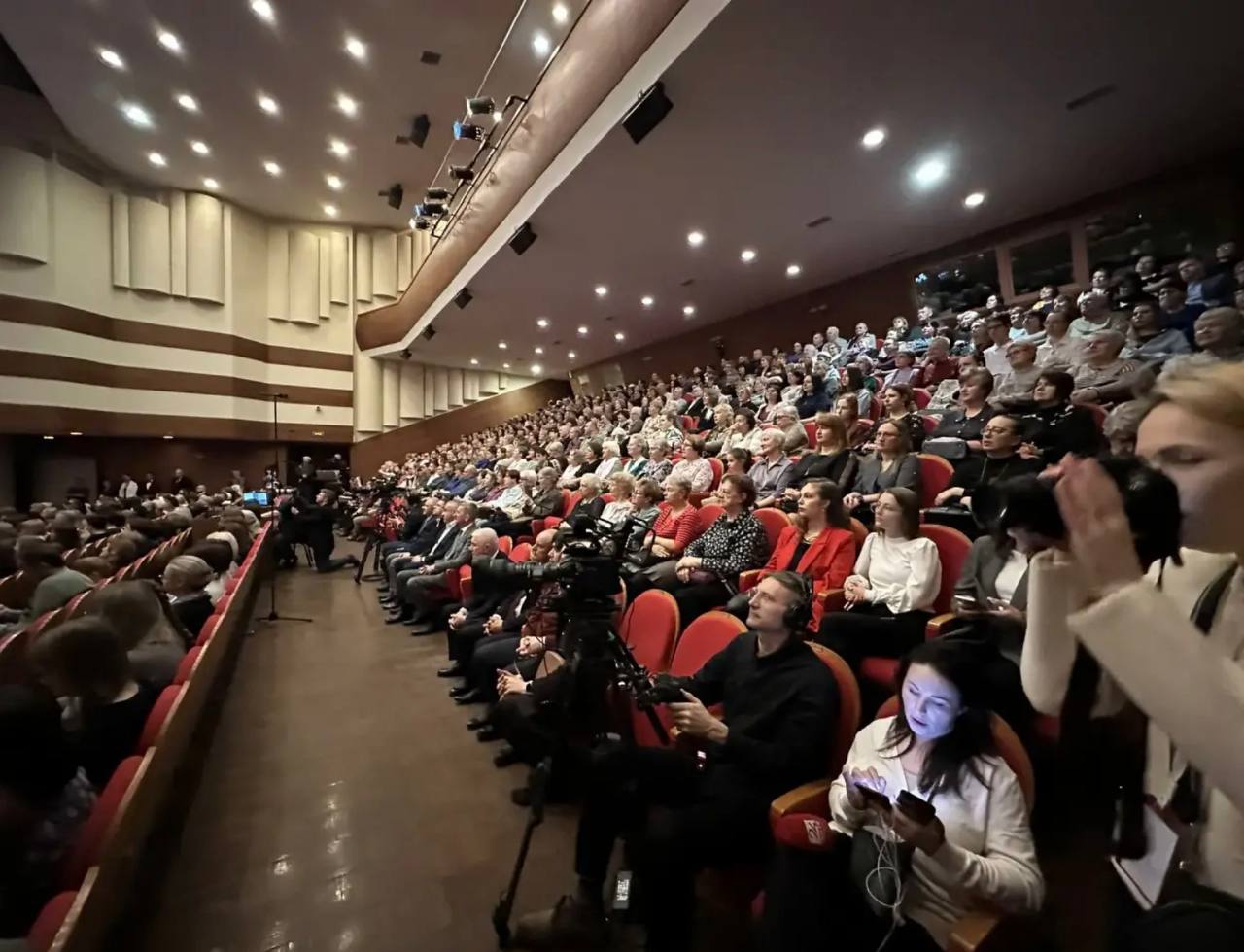 Александр Дрозденко открыл третий фестиваль «Гений места» Александр Дрозденко открыл третий фестиваль «Гений места»