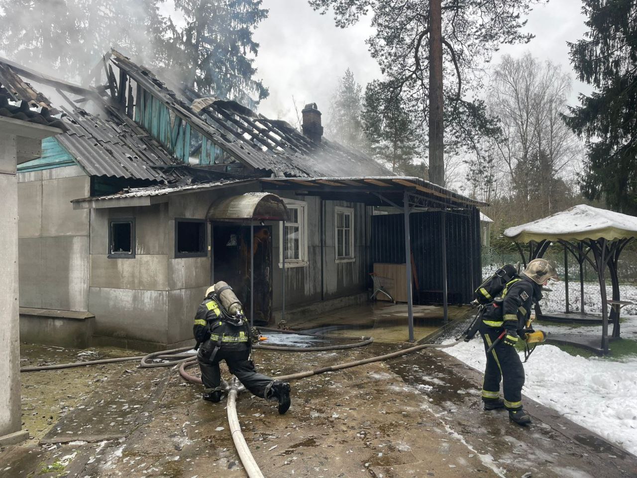 За прошедшие сутки подразделения территориального пожарно-спасательного гарнизона Ленинградской области реагировали на 51 оперативное событие: За прошедшие сутки подразделения территориального пожарно-спасательного гарнизона Ленинградской области реагировали на 51 оперативное событие: