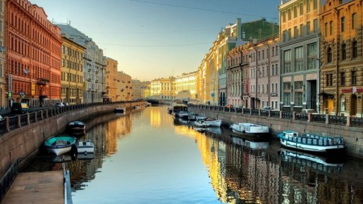 Полиция в Санкт-Петербурге задержала двух администраторов сим-боксов для пропуска телефонного трафика из-за границы, которым пользовались аферисты с Украины