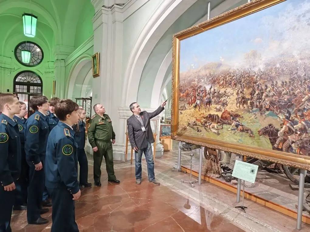 Офицеры военного следственного управления СК России по Ленинградскому военному округу провели мероприятие для кадет Офицеры военного следственного управления СК России по Ленинградскому военному округу провели мероприятие для кадет