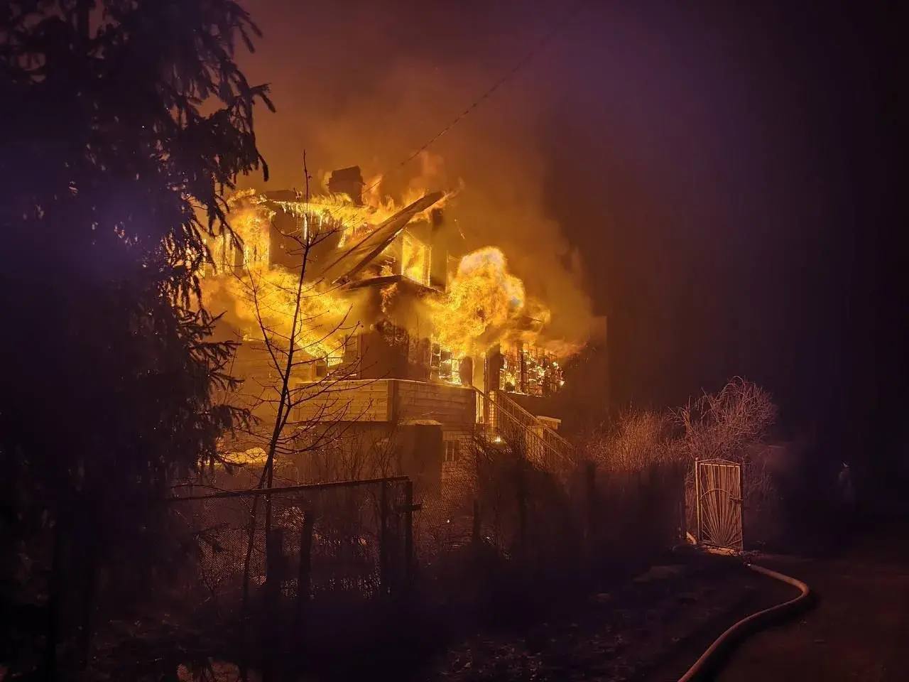 За прошедшие сутки подразделения территориального пожарно-спасательного гарнизона Ленинградской области реагировали на 34 оперативных события: За прошедшие сутки подразделения территориального пожарно-спасательного гарнизона Ленинградской области реагировали на 34 оперативных события: