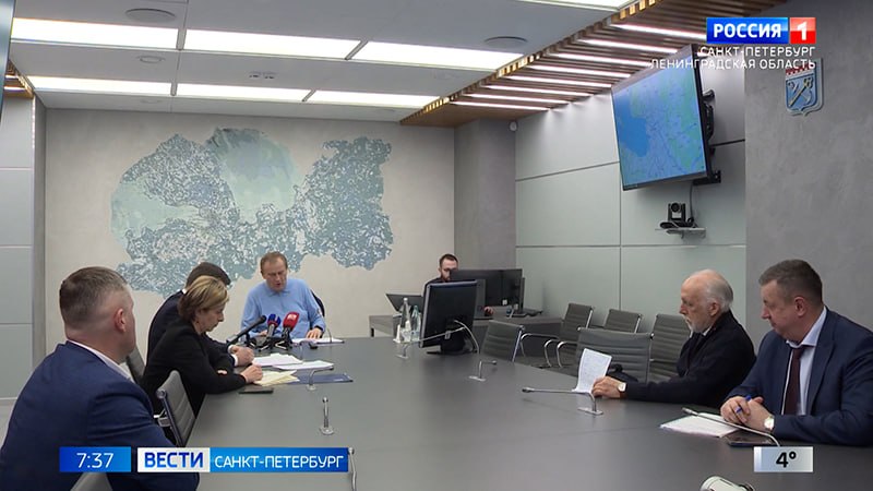 Губернатор Ленинградской области Александр Дрозденко в течение часа, с 16.00 до 17.00, будет лично принимать телефонные звонки от жителей региона