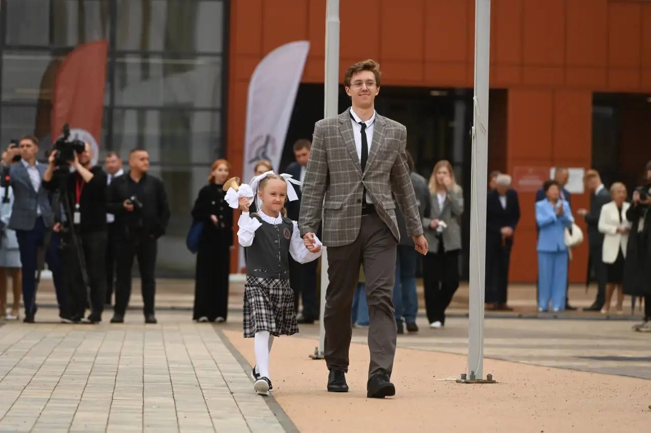 1 млн рублей на школьный проект — не шутка, а реальность: комитет по молодёжной политике объявил грантовый конкурс по поддержке проектов ленинградских школьников 1 млн рублей на школьный проект — не шутка, а реальность: комитет по молодёжной политике объявил грантовый конкурс по поддержке проектов ленинградских школьников