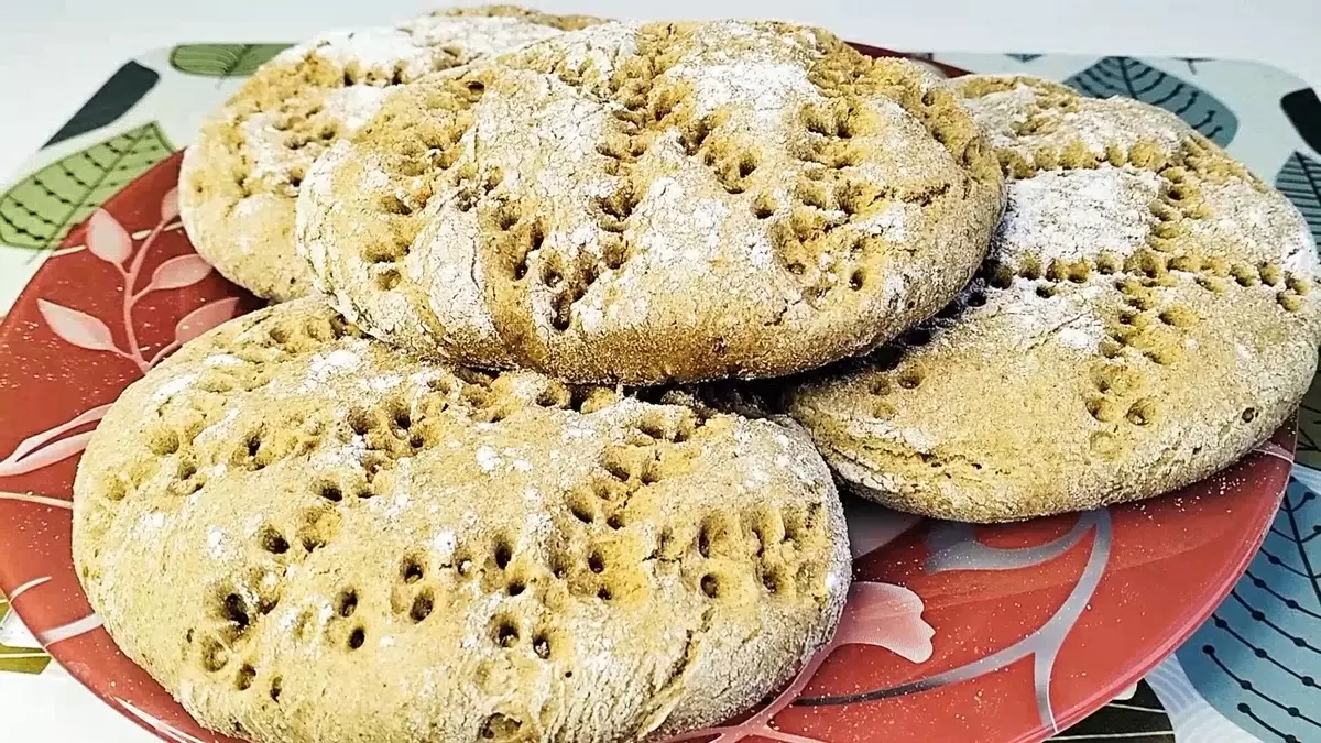 Ржаные лепёшки на кефире: проще, чем замыслы об утреннем хлебе