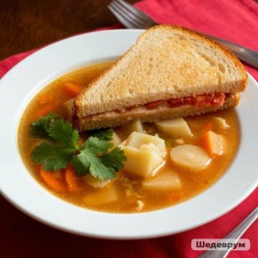 Лёгкие супы: идеальное сочетание с бутербродами для вашего стола