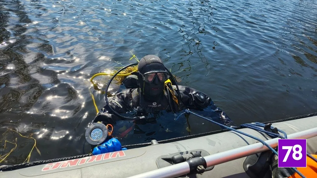 Водолазы достали из воды тело мужчины в Волосовском районе Ленобласти Водолазы достали из воды тело мужчины в Волосовском районе Ленобласти