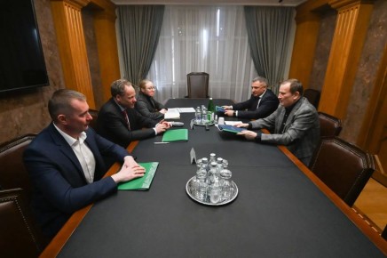 Александр Дрозденко: Провел совещание со Штефаном Дюрром, руководителем компании «ЭкоНива» — крупнейшим российским производителем молока