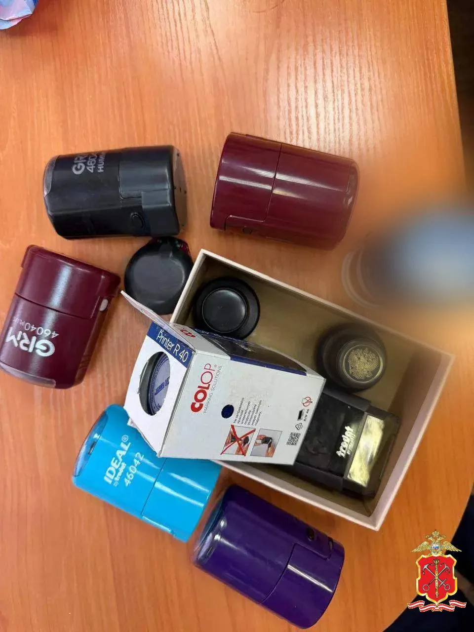 Петербургские теневые банкиры вывели за рубеж 600 млн рублей Петербургские теневые банкиры вывели за рубеж 600 млн рублей