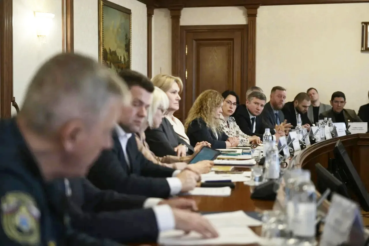 Александр Дрозденко: Шаверма с хрустящей корюшкой, сочный бургер с судаком и бокал ледяного ленинградского сидра — это только первый аккорд Александр Дрозденко: Шаверма с хрустящей корюшкой, сочный бургер с судаком и бокал ледяного ленинградского сидра — это только первый аккорд