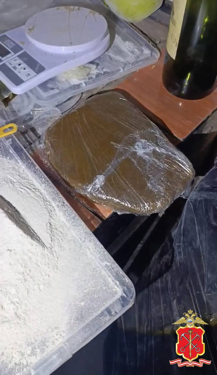 Полицией задержан выходец из ближнего зарубежья, распространявший запрещенные вещества Полицией задержан выходец из ближнего зарубежья, распространявший запрещенные вещества