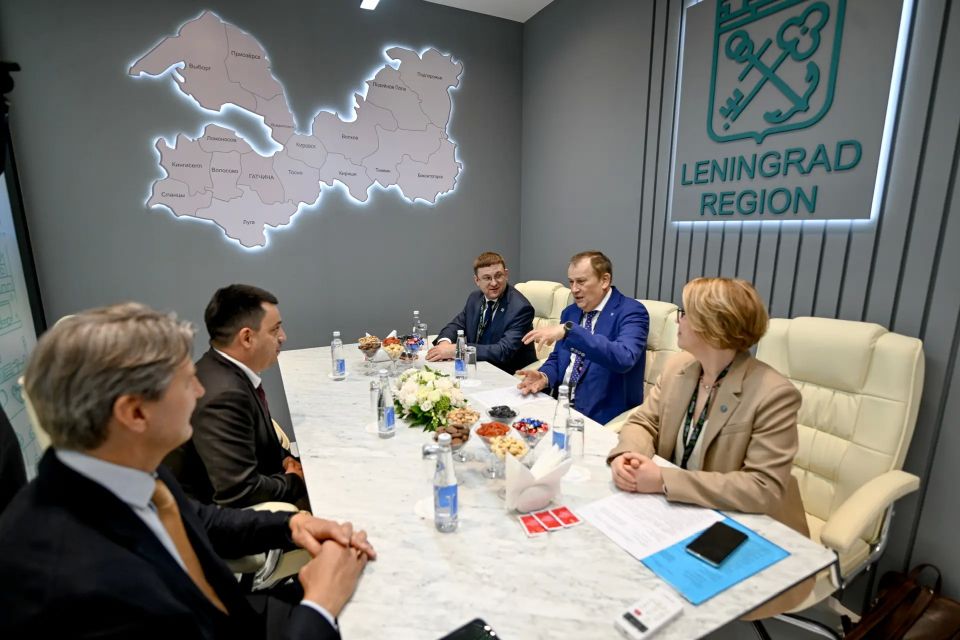 ��������� ���������: ��������� ���������� � ������������� ������������� ������� � SUMMIT United � Assalom Estate