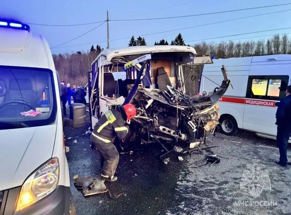 В Гатчинском округе 10 пострадали, 1 человек погиб в результате ДТП