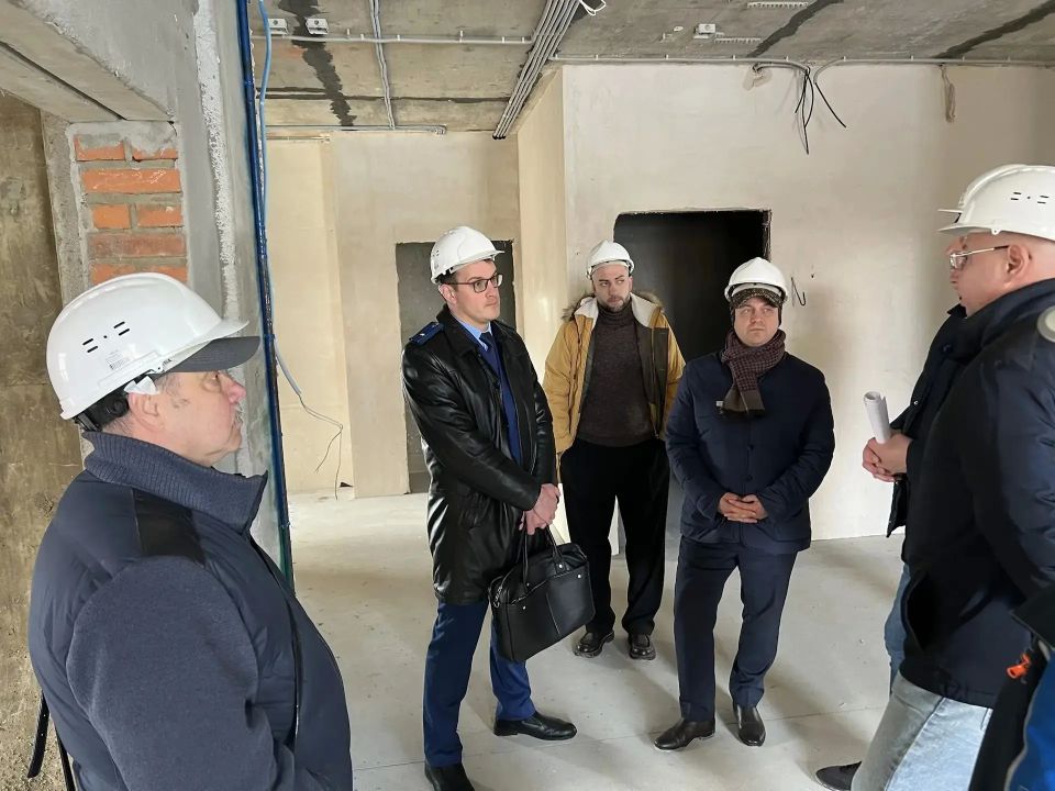Всеволожская городская прокуратура контролирует строительство социально значимых объектов
