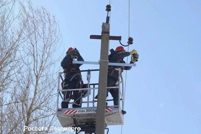 Электроснабжение, нарушенное непогодой, полностью восстановили в Ленобласти