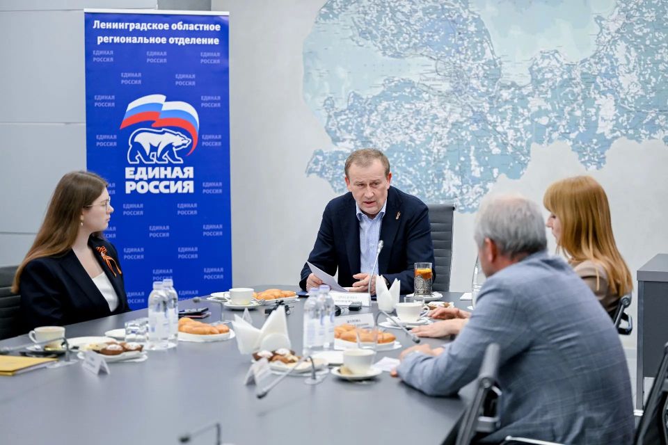 Александр Дрозденко: Ленинградская область всегда отличалась сплочённостью, умением работать на результат Александр Дрозденко: Ленинградская область всегда отличалась сплочённостью, умением работать на результат