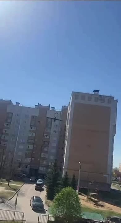 ВСУ устроили в ночь на 5 мая массированную атаку по регионам РФ. По данным Минобороны, всего за ночь сбито 289 БПЛА
