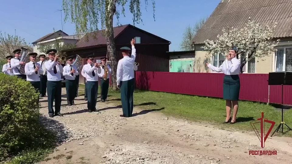 В Брянске дан старт акции «Парад у дома ветерана»