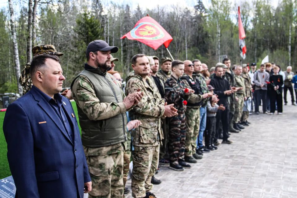 В Киришском районе перезахоронили останки 95 бойцов Красной армии В Киришском районе перезахоронили останки 95 бойцов Красной армии