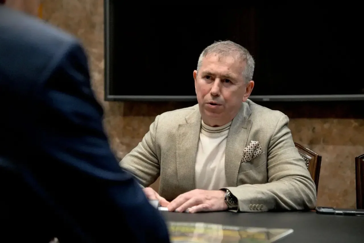 Александр Дрозденко: Провел встречу с представителем компании «ЭкоСити» Александр Дрозденко: Провел встречу с представителем компании «ЭкоСити»