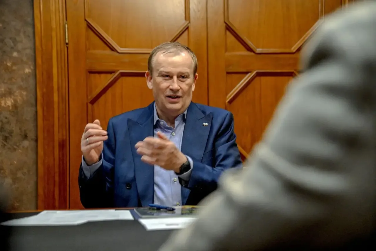 Александр Дрозденко: Провел встречу с представителем компании «ЭкоСити» Александр Дрозденко: Провел встречу с представителем компании «ЭкоСити»