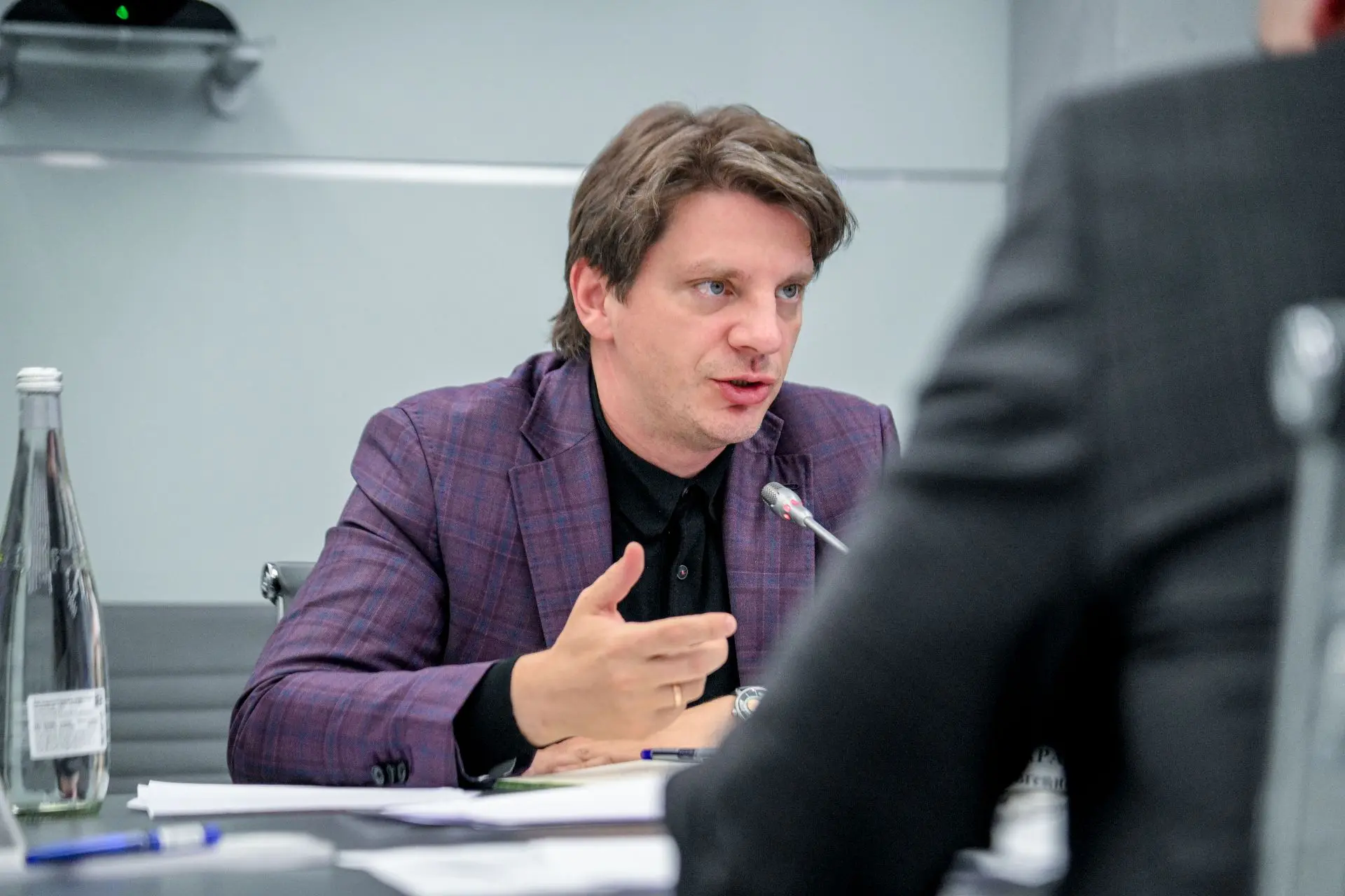 Александр Дрозденко: С профильными комитетами и районами обсудили, как ускорить выдачу земельных участков многодетным семьям и другим льготным категориям Александр Дрозденко: С профильными комитетами и районами обсудили, как ускорить выдачу земельных участков многодетным семьям и другим льготным категориям