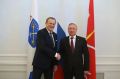 Александр Дрозденко: Сегодня, 19 мая юбилей у моего коллеги, доброго соседа и надёжного товарища — губернатора Санкт-Петербурга Александра Дмитриевича Беглова