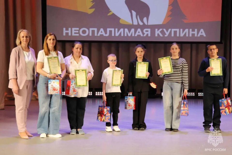 В Киришском Дворце творчества состоялась торжественная церемония награждения победителей и призёров муниципального этапа Всероссийского конкурса детско-юношеского творчества по пожарной безопасности «Неопалимая купина» В Киришском Дворце творчества состоялась торжественная церемония награждения победителей и призёров муниципального этапа Всероссийского конкурса детско-юношеского творчества по пожарной безопасности «Неопалимая купина»
