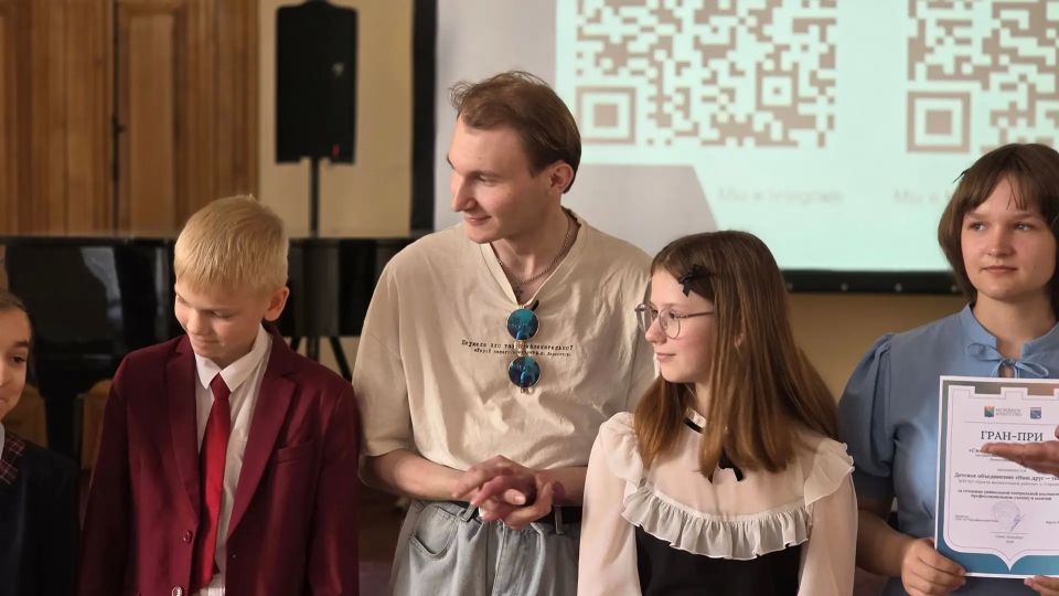 В Ленобласти подвели итоги детского конкурса о войне «Свидетели: семейная память» В Ленобласти подвели итоги детского конкурса о войне «Свидетели: семейная память»