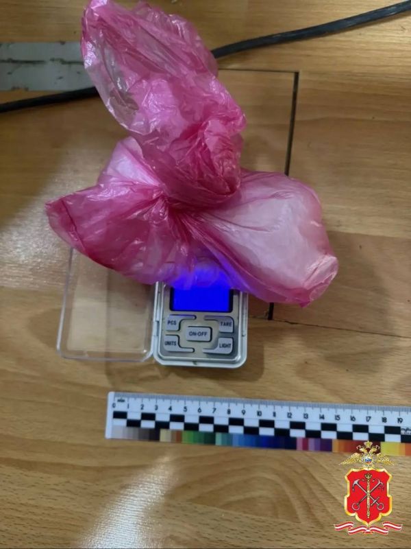 Полиция задержала жителя Кировского района города, зарабатывавшего на сбыте наркотиков по старинке - «из рук в руки» Полиция задержала жителя Кировского района города, зарабатывавшего на сбыте наркотиков по старинке - «из рук в руки»
