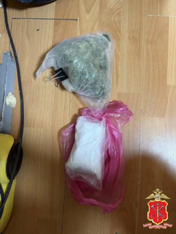 Полиция задержала жителя Кировского района города, зарабатывавшего на сбыте наркотиков по старинке - «из рук в руки» Полиция задержала жителя Кировского района города, зарабатывавшего на сбыте наркотиков по старинке - «из рук в руки»