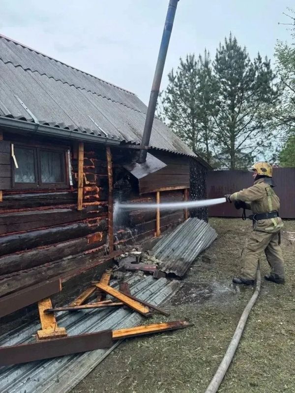 За прошедшую неделю подразделения территориального пожарно-спасательного гарнизона Ленинградской области реагировали на 135 оперативных события: За прошедшую неделю подразделения территориального пожарно-спасательного гарнизона Ленинградской области реагировали на 135 оперативных события:
