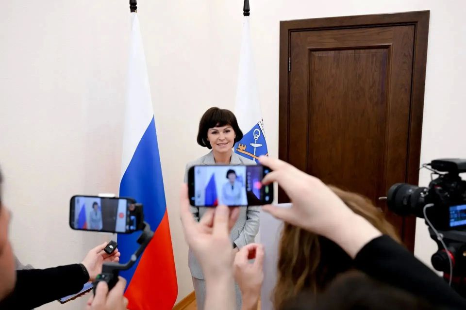 «Тихо, идут экзамены» — сегодня в Галерее Славы администрации Ленинградской области — конкурс для студентов, желающих поступить на гражданскую службу «Тихо, идут экзамены» — сегодня в Галерее Славы администрации Ленинградской области — конкурс для студентов, желающих поступить на гражданскую службу