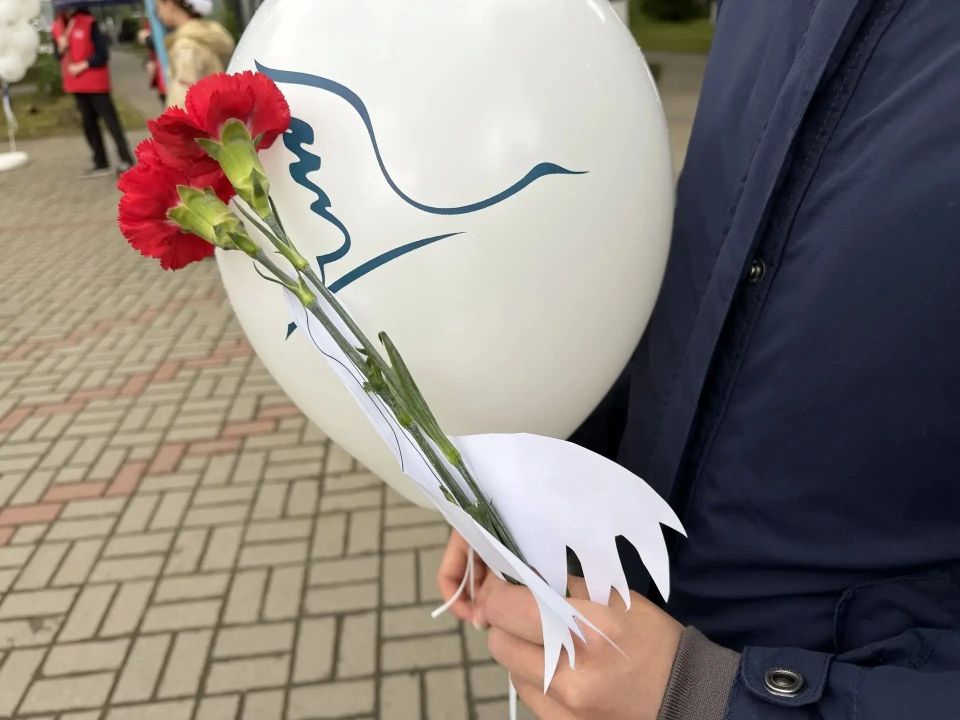 Коллектив следственного отдела по городу Тосно принял участие в открытии стенда памяти павшим воинам России в рамках Всероссийской акции «Дни белых журавлей» Коллектив следственного отдела по городу Тосно принял участие в открытии стенда памяти павшим воинам России в рамках Всероссийской акции «Дни белых журавлей»