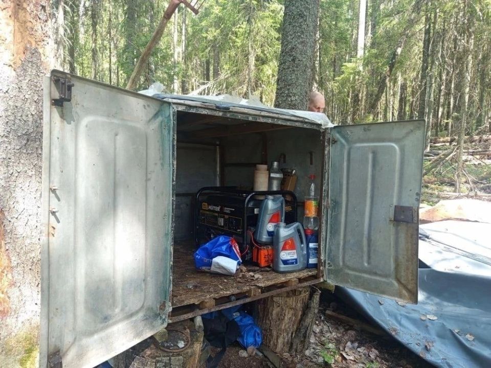 В природном парке «Вепсский лес» изъяли орудия незаконного лова В природном парке «Вепсский лес» изъяли орудия незаконного лова