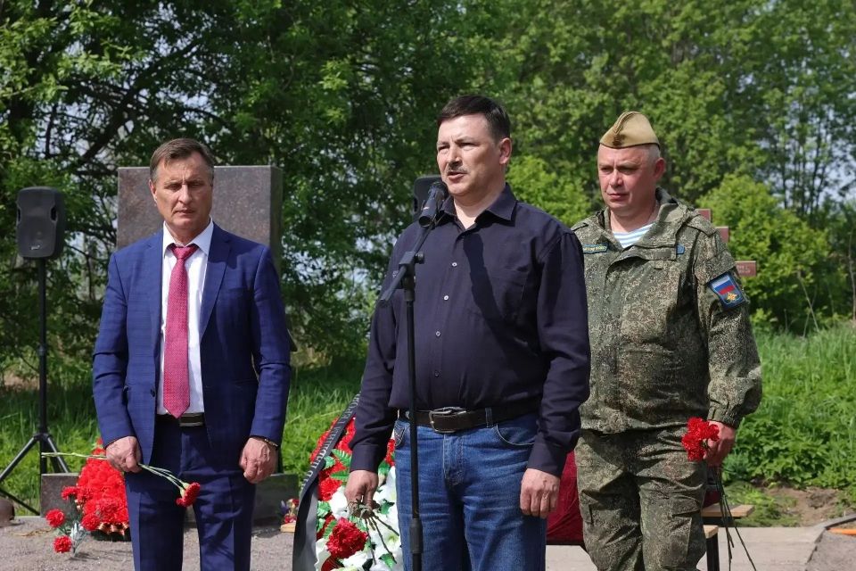 В Выборгском районе предали земле останки 34 красноармейцев В Выборгском районе предали земле останки 34 красноармейцев