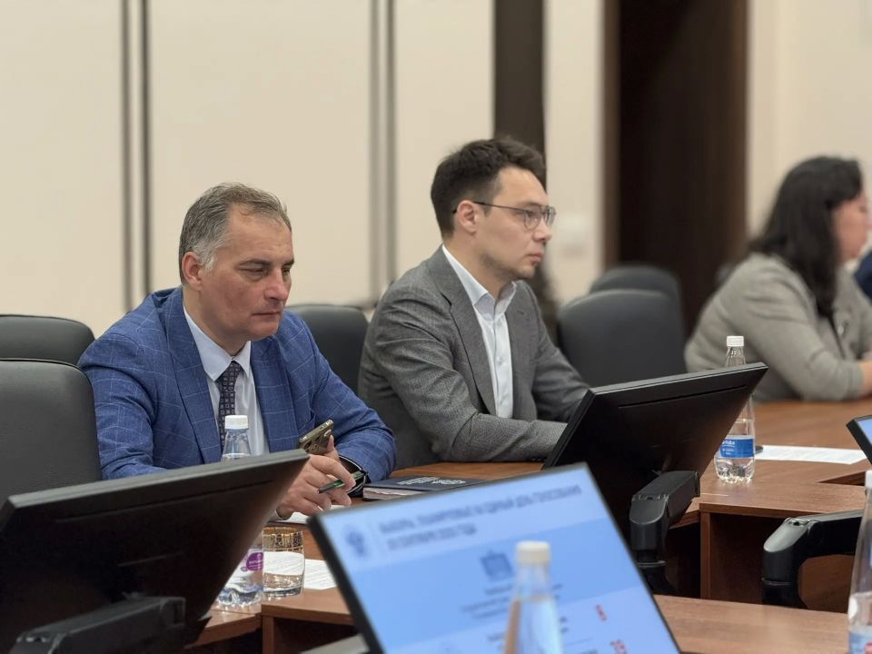 В Центральной избирательной комиссии Российской Федерации прошло совещание с представителями политических партий по вопросам их участия в предстоящих федеральных и региональных выборов В Центральной избирательной комиссии Российской Федерации прошло совещание с представителями политических партий по вопросам их участия в предстоящих федеральных и региональных выборов