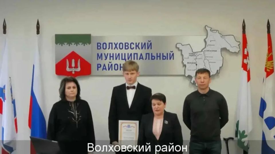 Абсолютным победителем областного конкурса видеороликов «Мы за честную Россию без коррупции» стала Новоладожская школа имени вице-адмирала В.С. Черокова (Волховский район) с мультфильмом о вечном противостоянии добра и зла Абсолютным победителем областного конкурса видеороликов «Мы за честную Россию без коррупции» стала Новоладожская школа имени вице-адмирала В.С. Черокова (Волховский район) с мультфильмом о вечном противостоянии добра и зла