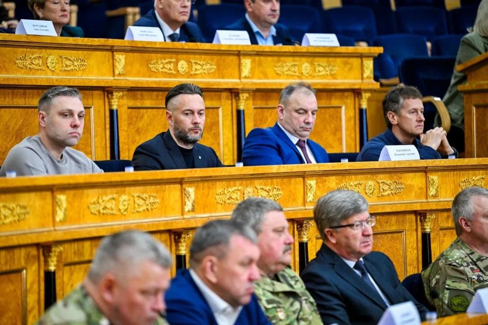 Ленобласть вошла в «зеленую зону»: как «Герои Команды 47» становятся управленцами — регион получил высокую оценку от методологов программы "Время героев" Ленобласть вошла в «зеленую зону»: как «Герои Команды 47» становятся управленцами — регион получил высокую оценку от методологов программы "Время героев"