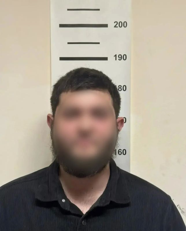 В Сосновом Бору полиция задержала двух мужчин, пригласивших девочек в кафе В Сосновом Бору полиция задержала двух мужчин, пригласивших девочек в кафе