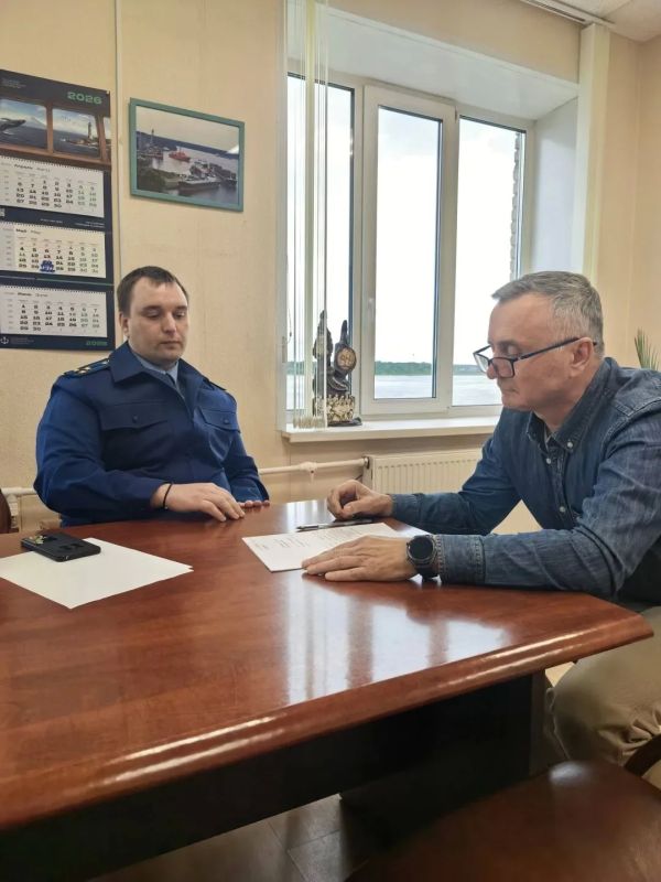 И.о. Кировского городского прокурора Евгений Найденов провёл приём работников ООО «Невский судостроительно-судоремонтный завод» И.о. Кировского городского прокурора Евгений Найденов провёл приём работников ООО «Невский судостроительно-судоремонтный завод»