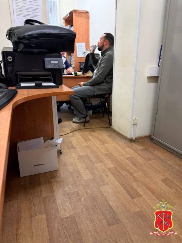 Экономическая полиция Петербурга задержала подозреваемого в посредничестве во взяточничестве Экономическая полиция Петербурга задержала подозреваемого в посредничестве во взяточничестве