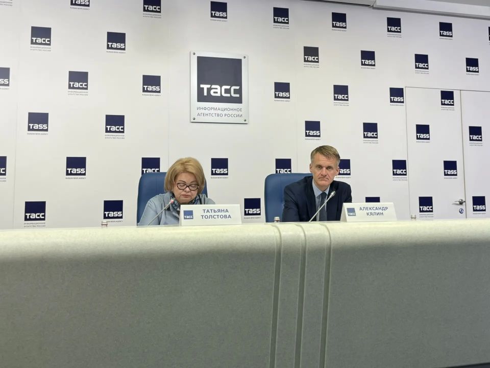Число детей-сирот в регионе уменьшается Число детей-сирот в регионе уменьшается