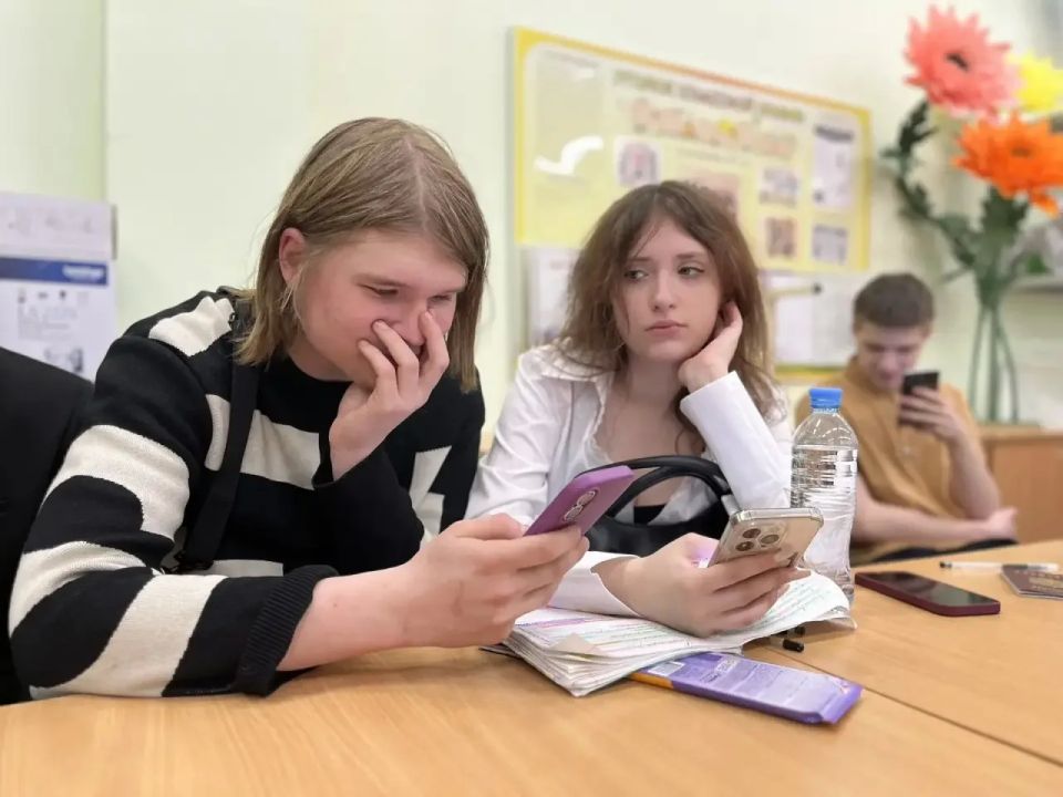 Александр Дрозденко: Сегодня в школах тишина работает на результат Александр Дрозденко: Сегодня в школах тишина работает на результат