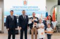 Александр Беглов: Ещё десять многодетных семей петербуржцев улучшат свои жилищные условия – им вручены государственные свидетельства на социальную выплату для приобретения или строительства жилья